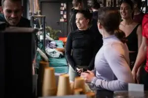 Napraten met koffie na de training