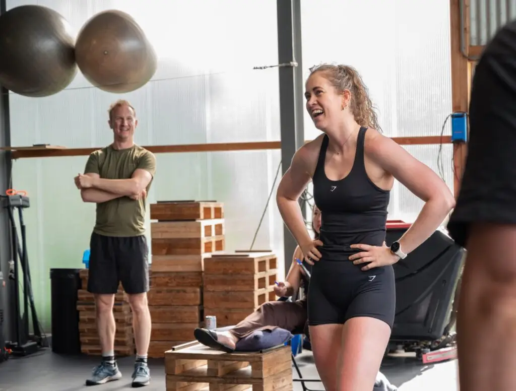 Lachend lid komt op adem tijdens Open Gym
